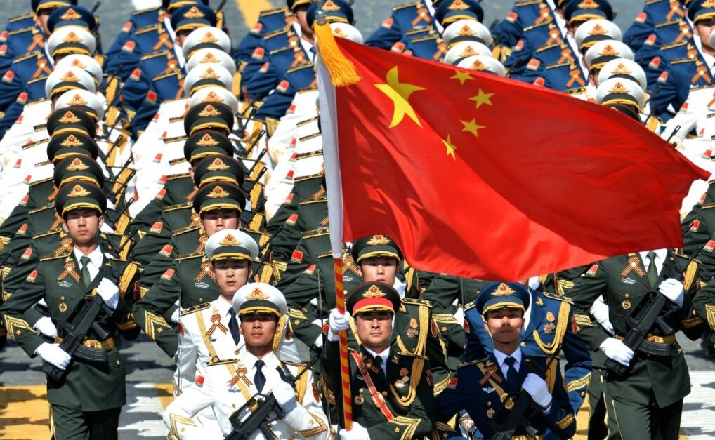 Chiny coraz bardziej otwarcie manifestują potęgę swojej armii