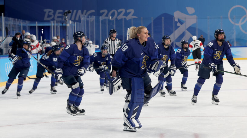 Pekin 2022. Hokeistki Finlandii z brązowymi medalami igrzysk olimpijskich