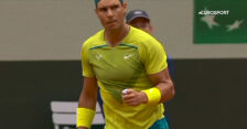 Świetne zagranie Nadala w 2. gemie 1. seta finału Roland Garros