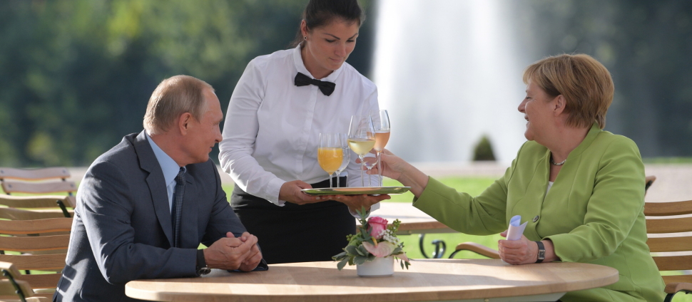   Syria, Ukraine, Nord Stream 2.
Putin visits Merkel "width =" 970 