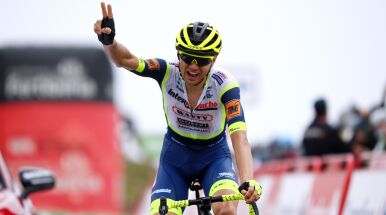 Estończyk niespodziewanie uciekł po wygraną. Vuelta a Espana z nowym liderem