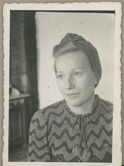 Łucja Woźniak, fotografia z końca lat 30.