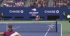 Genialna wymiana wygrana przez Alcaraza w 3. gemie 1. seta finału US Open
