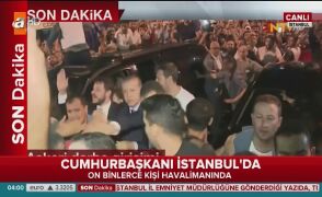 Erdogan pojawił się na lotnisku w Stambule
