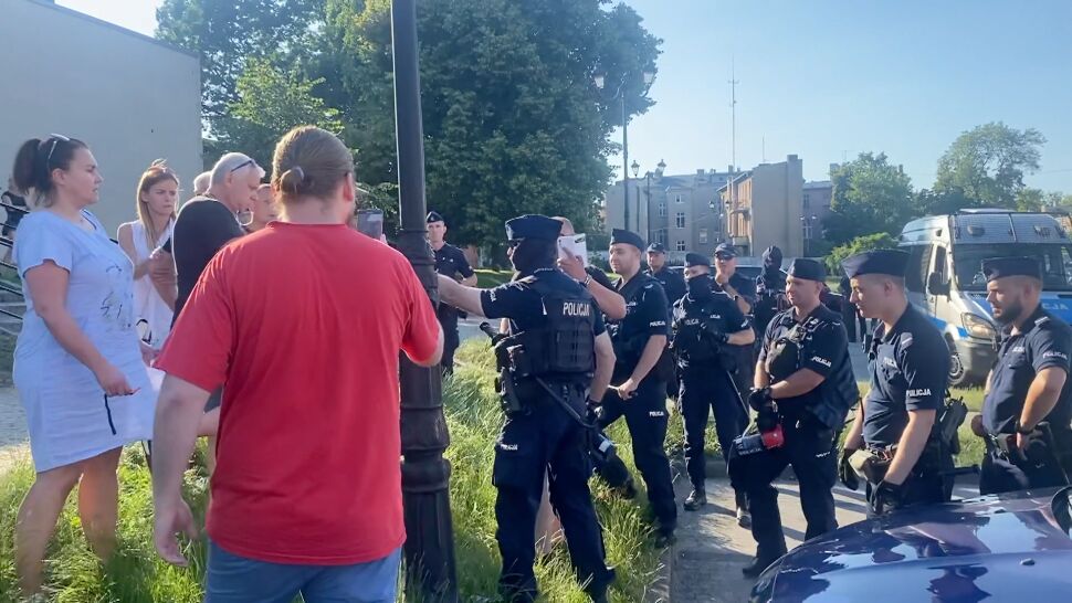 Policja interweniowała po spotkaniu z Kaczyńskim. Użyto gazu
