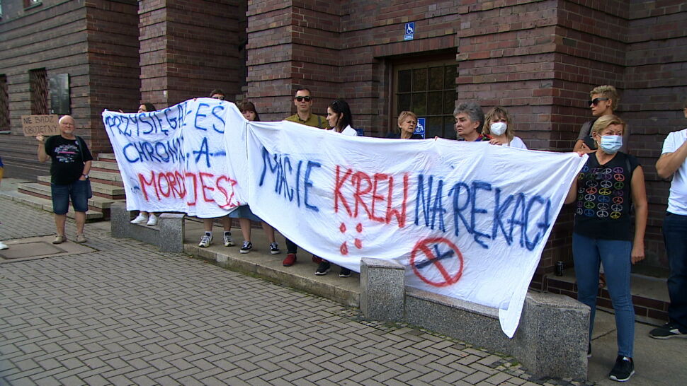 Protest przed Komendą Wojewódzką Policji we Wrocławiu po śmierci 25-letniego Ukraińca