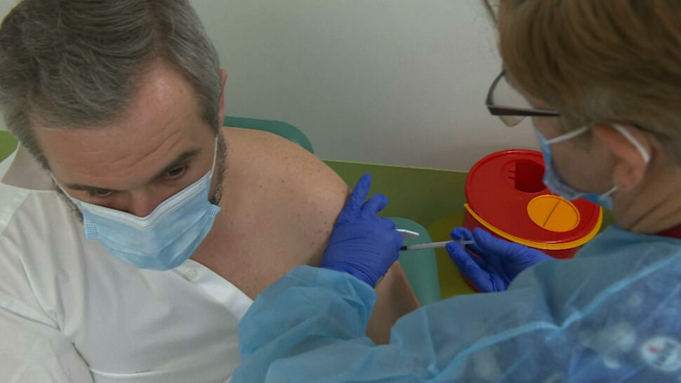Rząd chce wydłużyć szczepienia dla osób z grupy zero