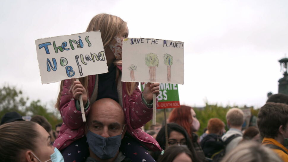 "Przywódcy muszą działać natychmiast". Protest młodych w Glasgow w obronie klimatu