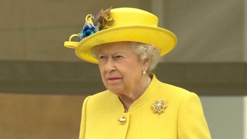 Królowa Elżbieta II panuje już 70 lat. Kocha psy rasy Corgi, uwielbia żarty i kolorowe garsonki