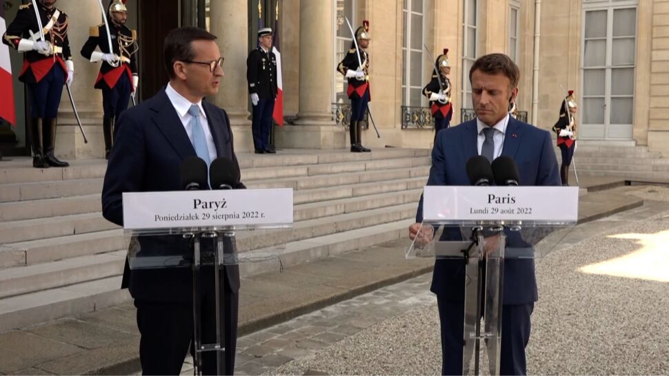 Morawiecki w Paryżu: nie może być, że sankcjami są obłożone i Polska, i Rosja