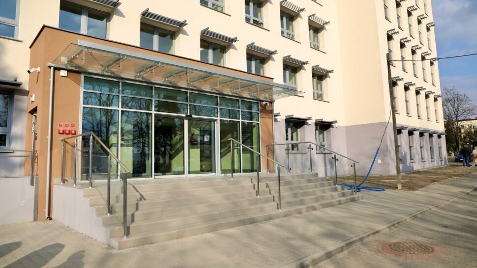 Opozycja krytykuje decyzję o zawieszeniu dyrektora szpitala w Radomiu