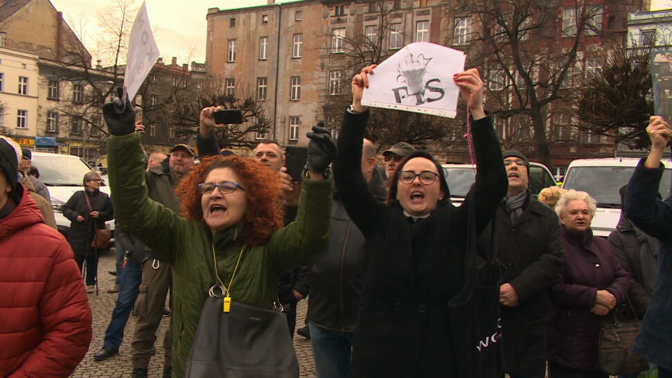 Policja wylegitymowała protestujących na wiecu Andrzeja Dudy